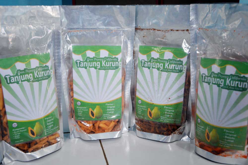 Sulap Pepaya Jadi Panganan Kering “Keripik Usus Pepaya” Sulap Pepaya Jadi Panganan Kering “Keripik Usus Pepaya”