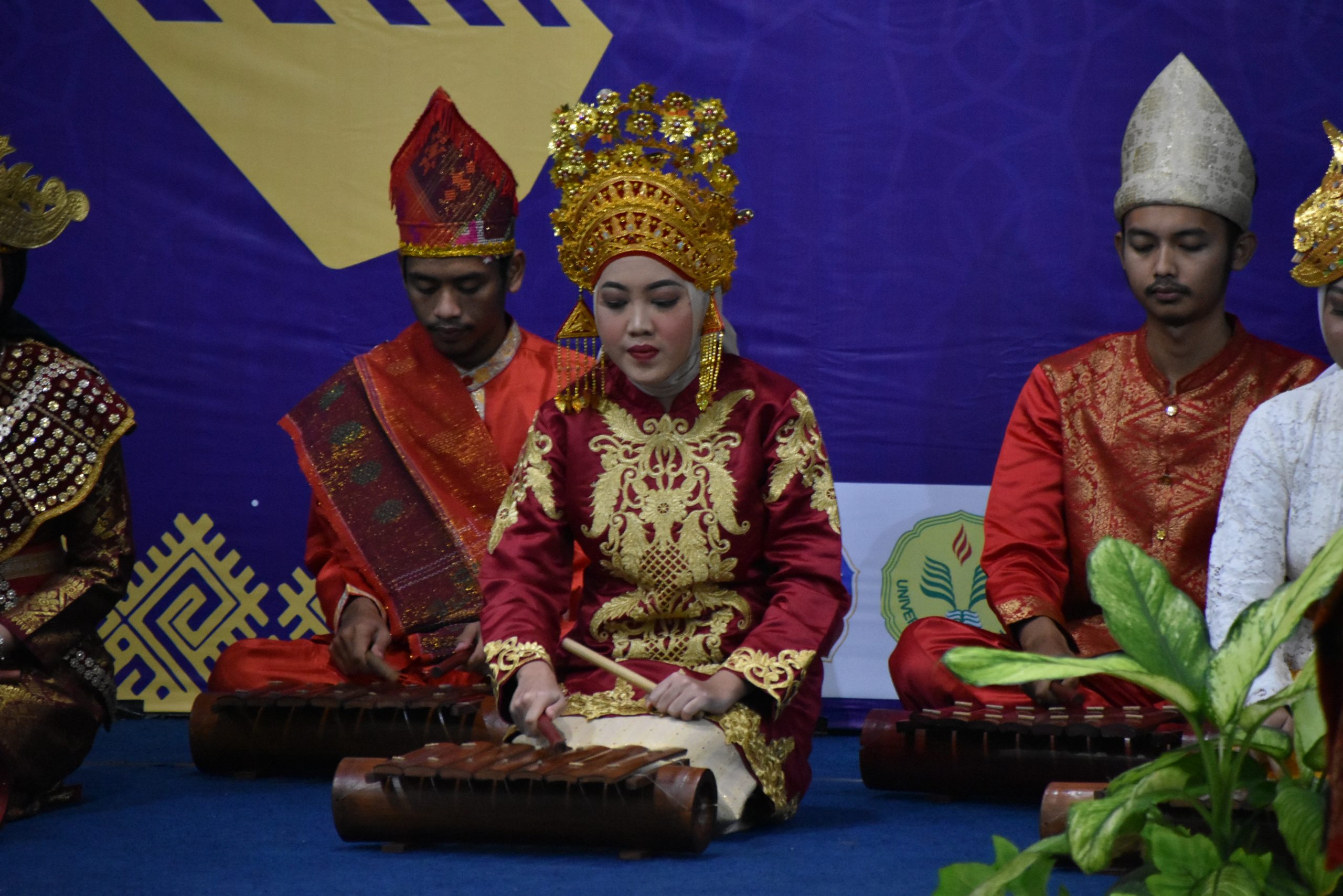 Tari Melinting Hingga Atraksi Isi Parade Budaya PMM 3 IIB Darmajaya Tari Melinting Hingga Atraksi Isi Parade Budaya PMM 3 IIB Darmajaya
