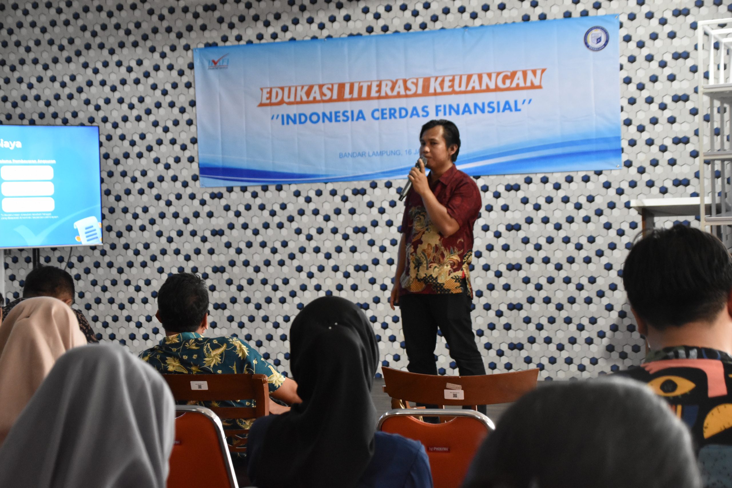 Puluhan Mahasiswa Akuntansi Darmajaya Belajar Literasi Keuangan dengan Indomobil Finance Puluhan Mahasiswa Akuntansi Darmajaya Belajar Literasi Keuangan dengan Indomobil Finance
