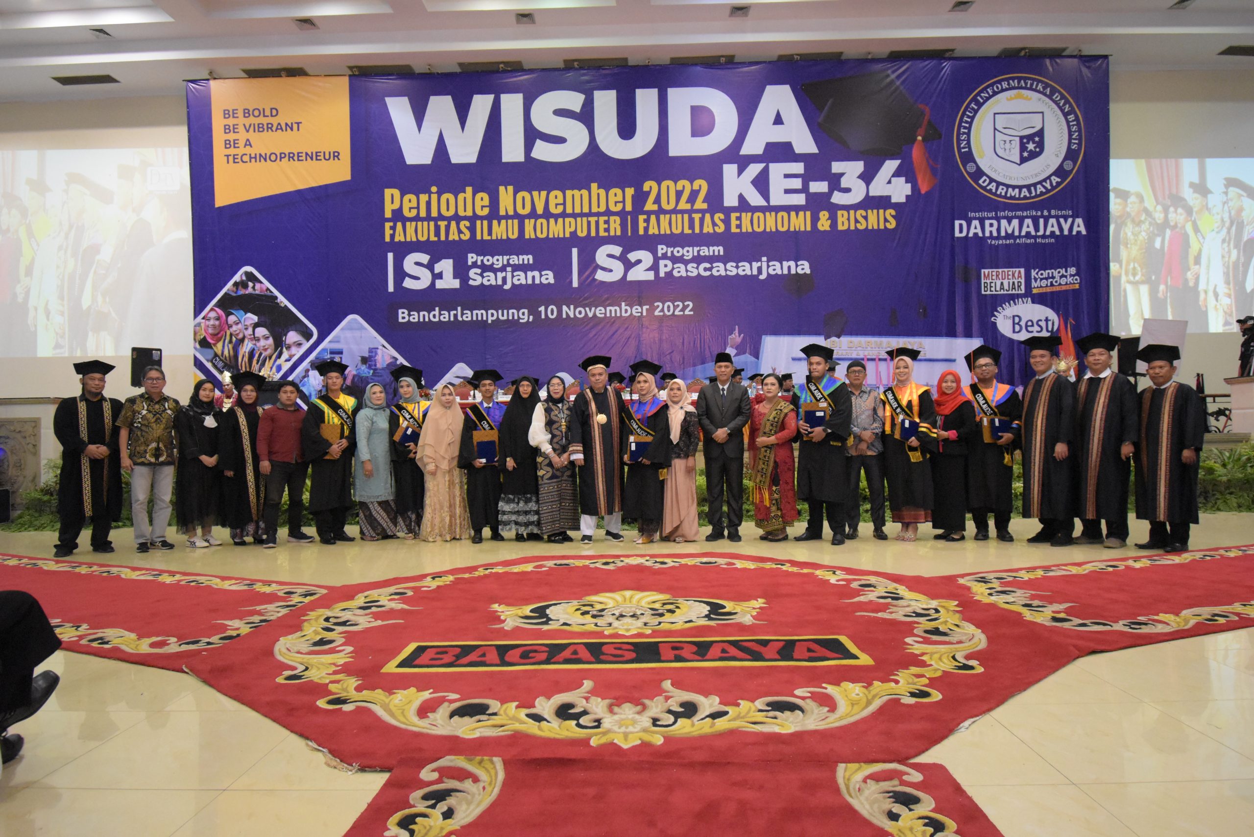 Wisuda ke-34 IIB Darmajaya Bertabur Beasiswa, Ini Pesan Kepala LLDikti Wilayah II Palembang Wisuda ke-34 IIB Darmajaya Bertabur Beasiswa, Ini Pesan Kepala LLDikti Wilayah II Palembang