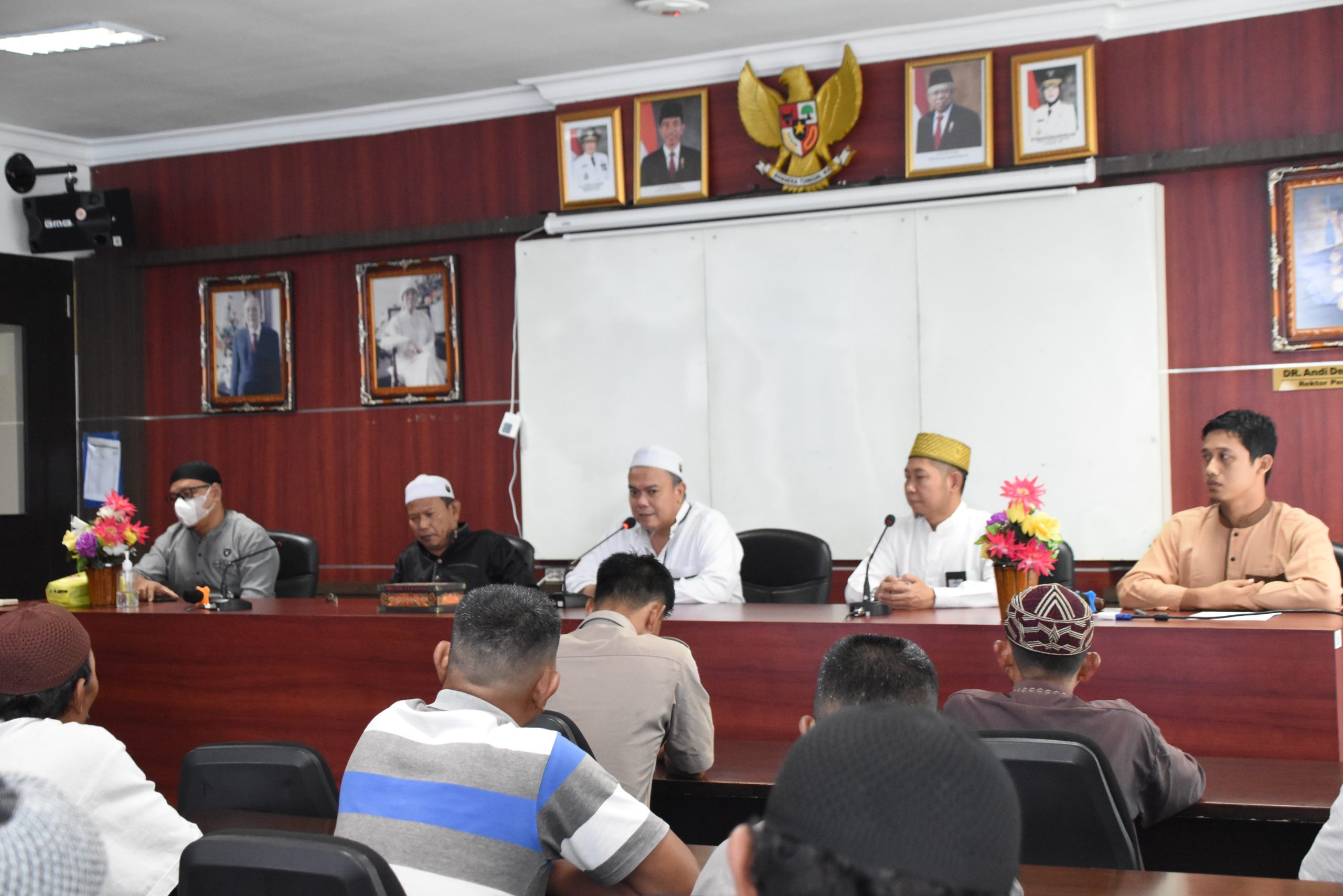 LAZIS IIB Darmajaya Salurkan Zakat kepada 120 Penerima LAZIS IIB Darmajaya Salurkan Zakat kepada 120 Penerima