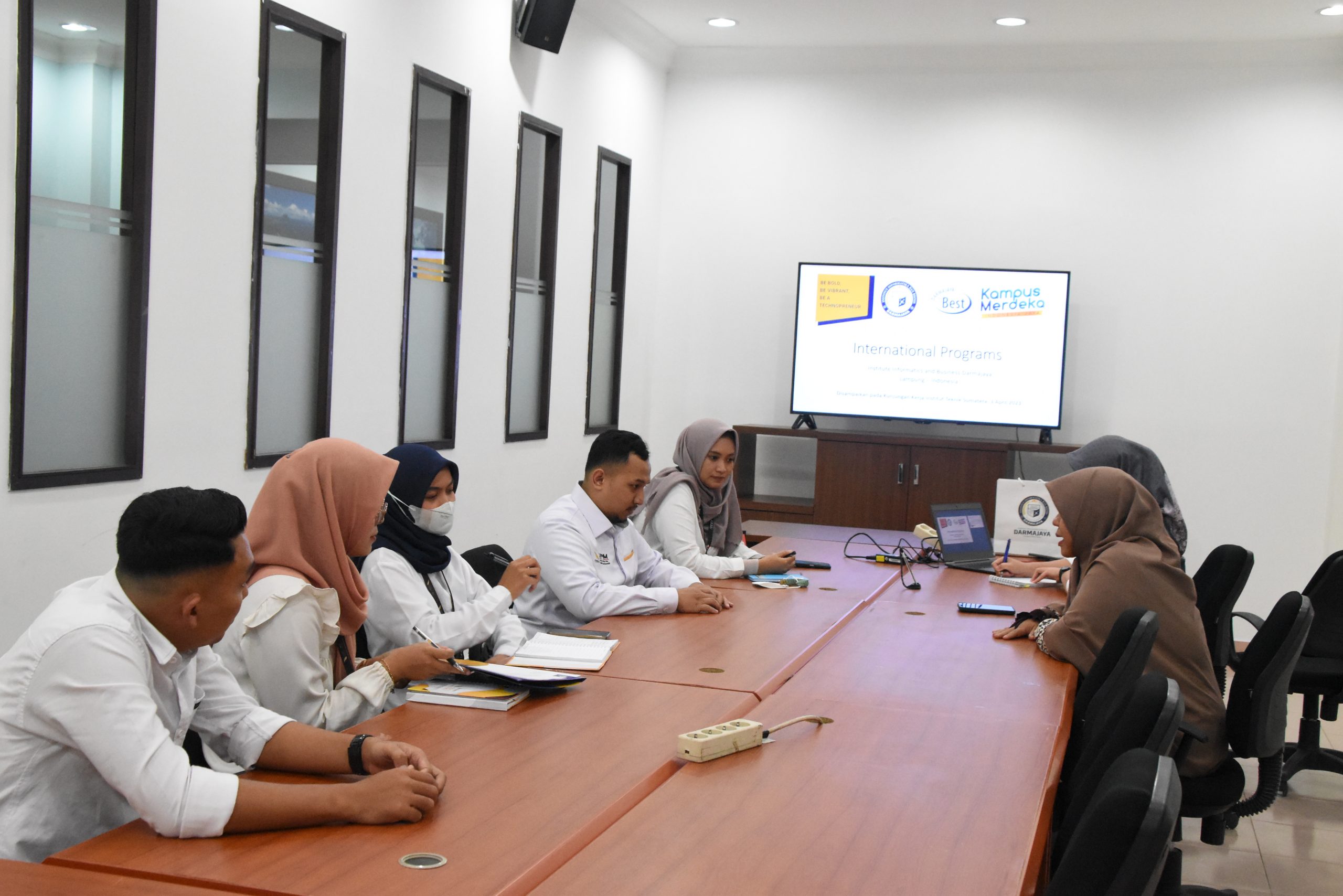 ITERA Studi Banding ke IIB Darmajaya Terkait Pertukaran Mahasiswa Asing ITERA Studi Banding ke IIB Darmajaya Terkait Pertukaran Mahasiswa Asing