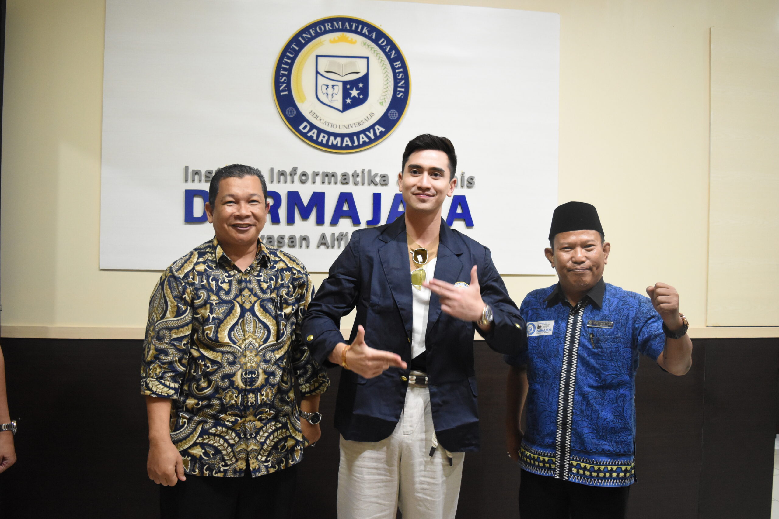 Verrell Bramasta Guncang PKKMB IIB Darmajaya, Ribuan Mahasiswa Baru Disambut Meriah Verrell Bramasta Guncang PKKMB IIB Darmajaya, Ribuan Mahasiswa Baru Disambut Meriah