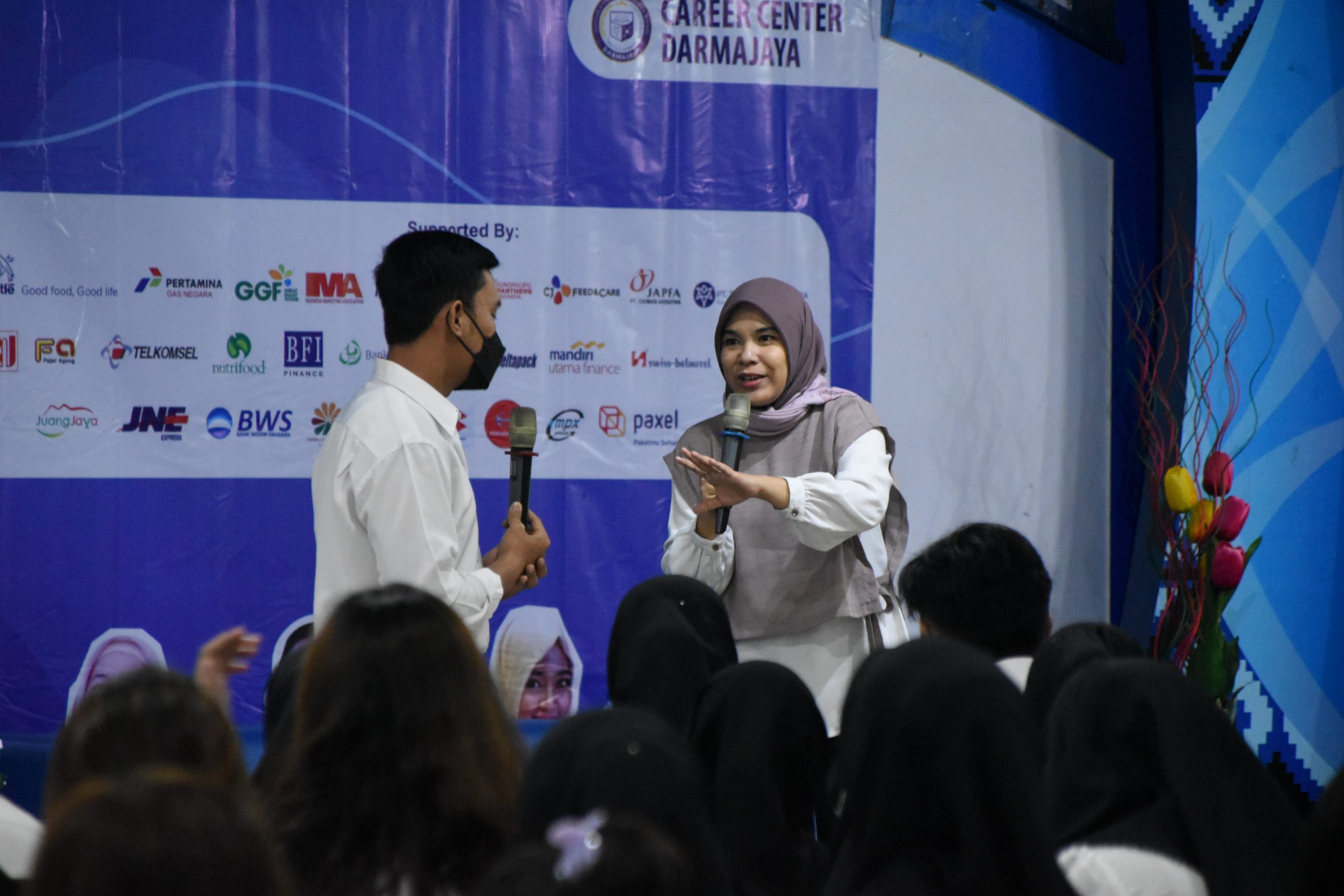 Ratusan Calon Lulusan IIB Darmajaya Diberikan Pelatihan Softskill dan Pembekalan Dunia Kerja Ratusan Calon Lulusan IIB Darmajaya Diberikan Pelatihan Softskill dan Pembekalan Dunia Kerja