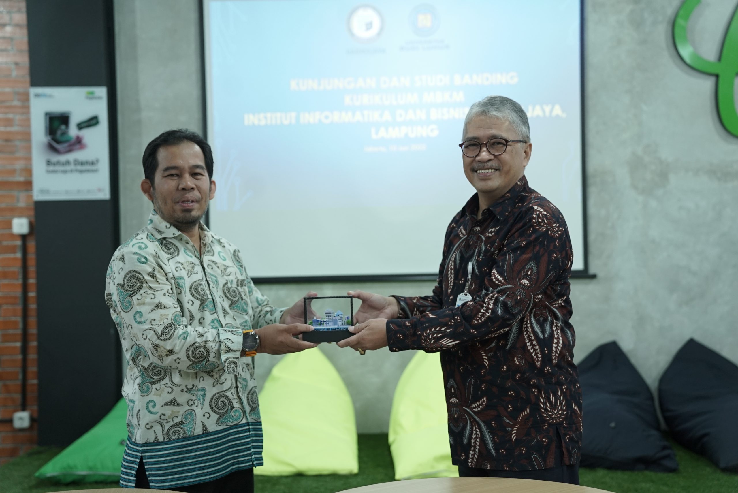 Kampus The Best ini Studi Banding ke Telkom University dan MoU dengan Universitas Budi Luhur Kampus The Best ini Studi Banding ke Telkom University dan MoU dengan Universitas Budi Luhur