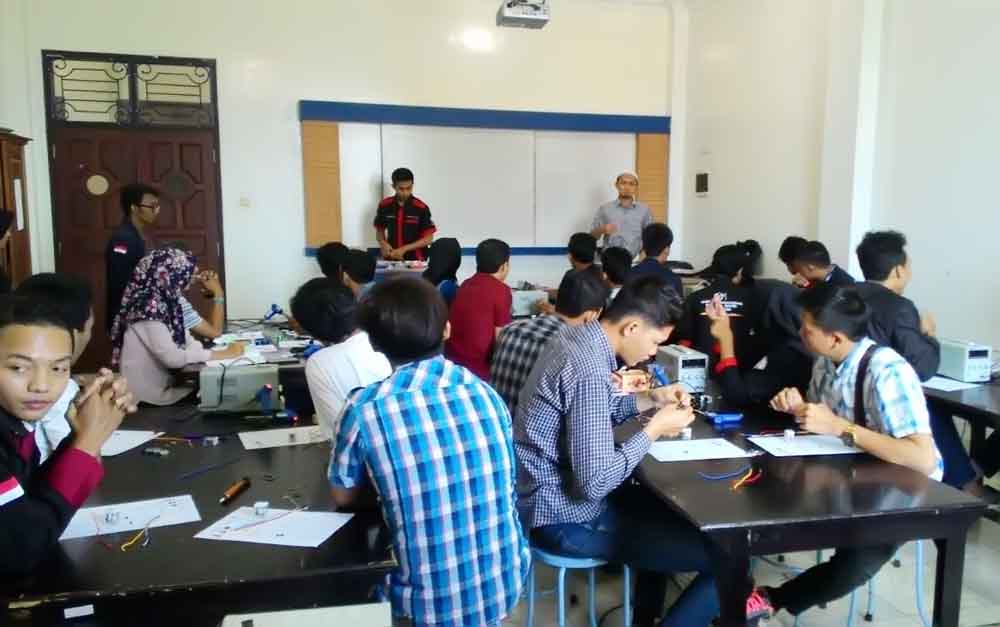 Mahasiswa Rancang Sistem Pengaman Sepeda Motor Mahasiswa Rancang Sistem Pengaman Sepeda Motor