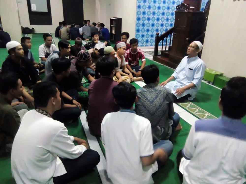 IIB Darmajaya Gelar Pesatren Kilat bagi Mahasiswa, Dosen, dan Karyawan IIB Darmajaya Gelar Pesatren Kilat bagi Mahasiswa, Dosen, dan Karyawan