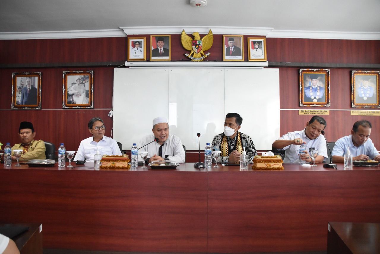 Kunjungan Silaturahmi Kepala LL-Dikti Wilayah 2 Minta IIB Darmajaya Tambah Guru Besar Kunjungan Silaturahmi Kepala LL-Dikti Wilayah 2 Minta IIB Darmajaya Tambah Guru Besar