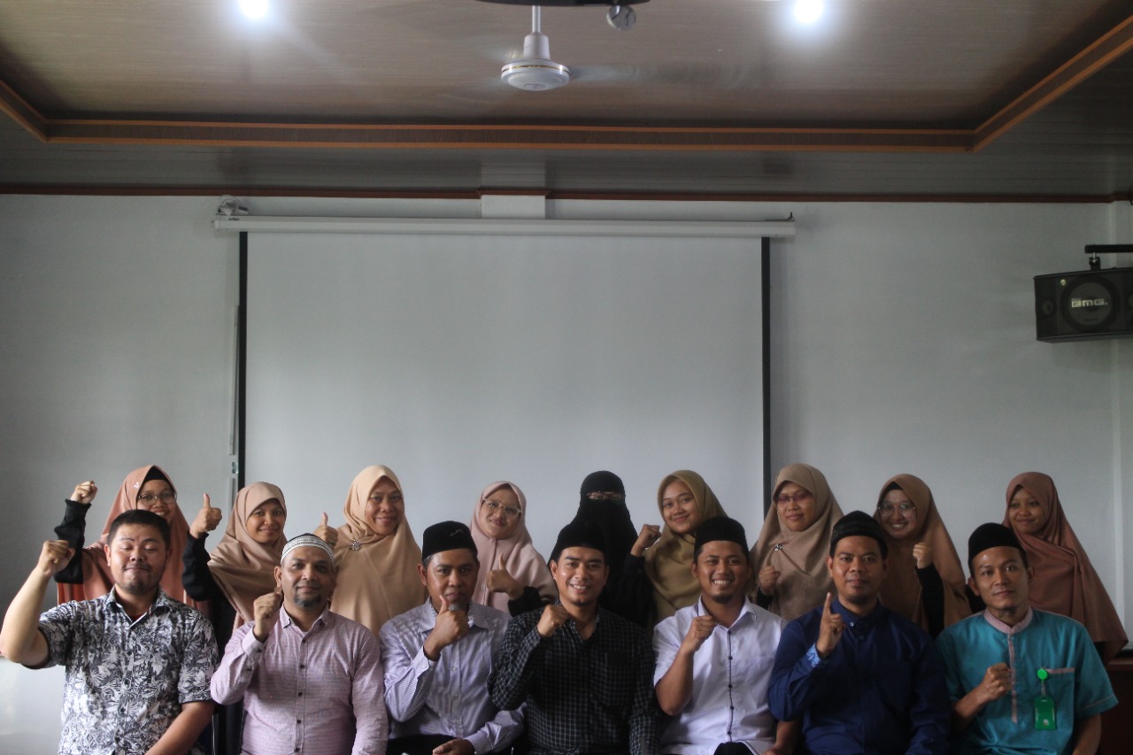 MA Darul Huffaz Datangkan Dosen IIB Darmajaya untuk Latih Pembelajaran Interaktif MA Darul Huffaz Datangkan Dosen IIB Darmajaya untuk Latih Pembelajaran Interaktif