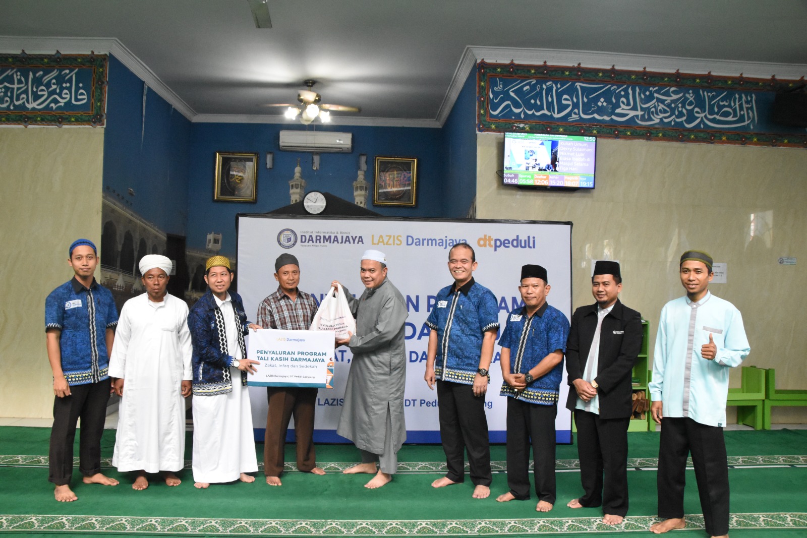 Lazis IIB Darmajaya Salurkan Tali Kasih 300 Paket Sembako Lazis IIB Darmajaya Salurkan Tali Kasih 300 Paket Sembako