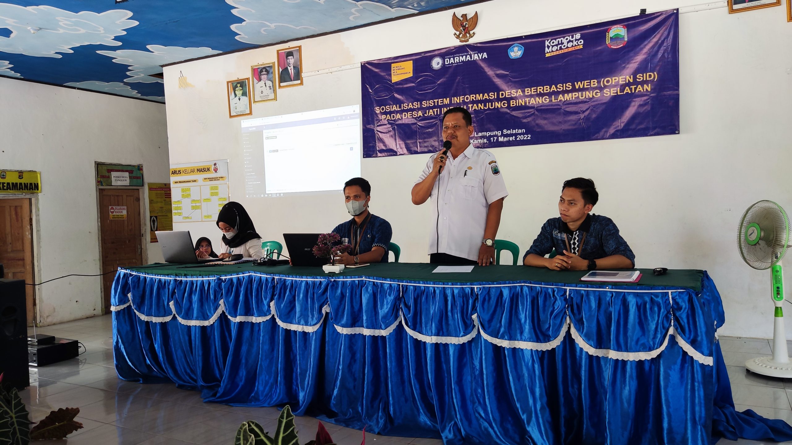 Sosialisasi Sistem Informasi Desa Berbasis Web kepada Aparatur Desa Jati Indah, Dosen DKV Darmajaya Lakukan Pendampingan Sosialisasi Sistem Informasi Desa Berbasis Web kepada Aparatur Desa Jati Indah, Dosen DKV Darmajaya Lakukan Pendampingan
