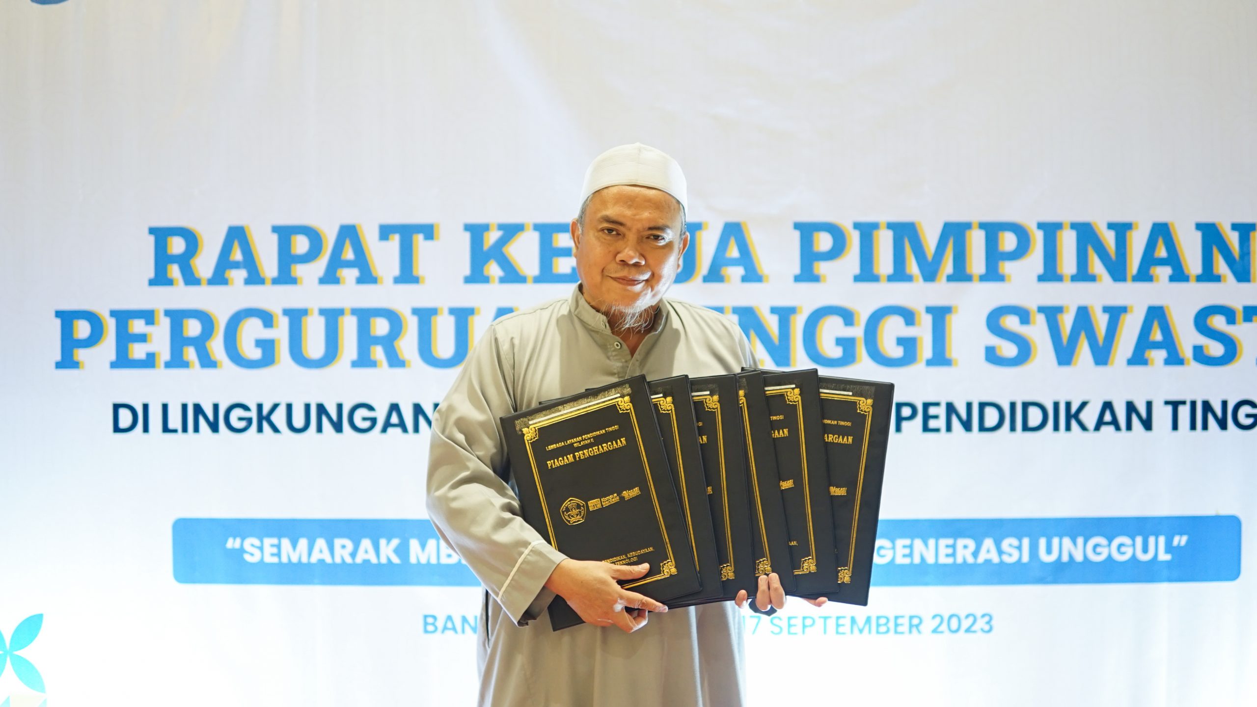 Institut Terbaik di Sumbagsel, IIB Darmajaya Raih Tujuh Penghargaan Terbaik dari LLDIKTI Wilayah 2 Institut Terbaik di Sumbagsel, IIB Darmajaya Raih Tujuh Penghargaan Terbaik dari LLDIKTI Wilayah 2