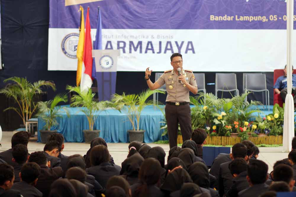 Krishna Murti Ajak Mahasiswa Darmajaya Kuasai Teknologi Krishna Murti Ajak Mahasiswa Darmajaya Kuasai Teknologi