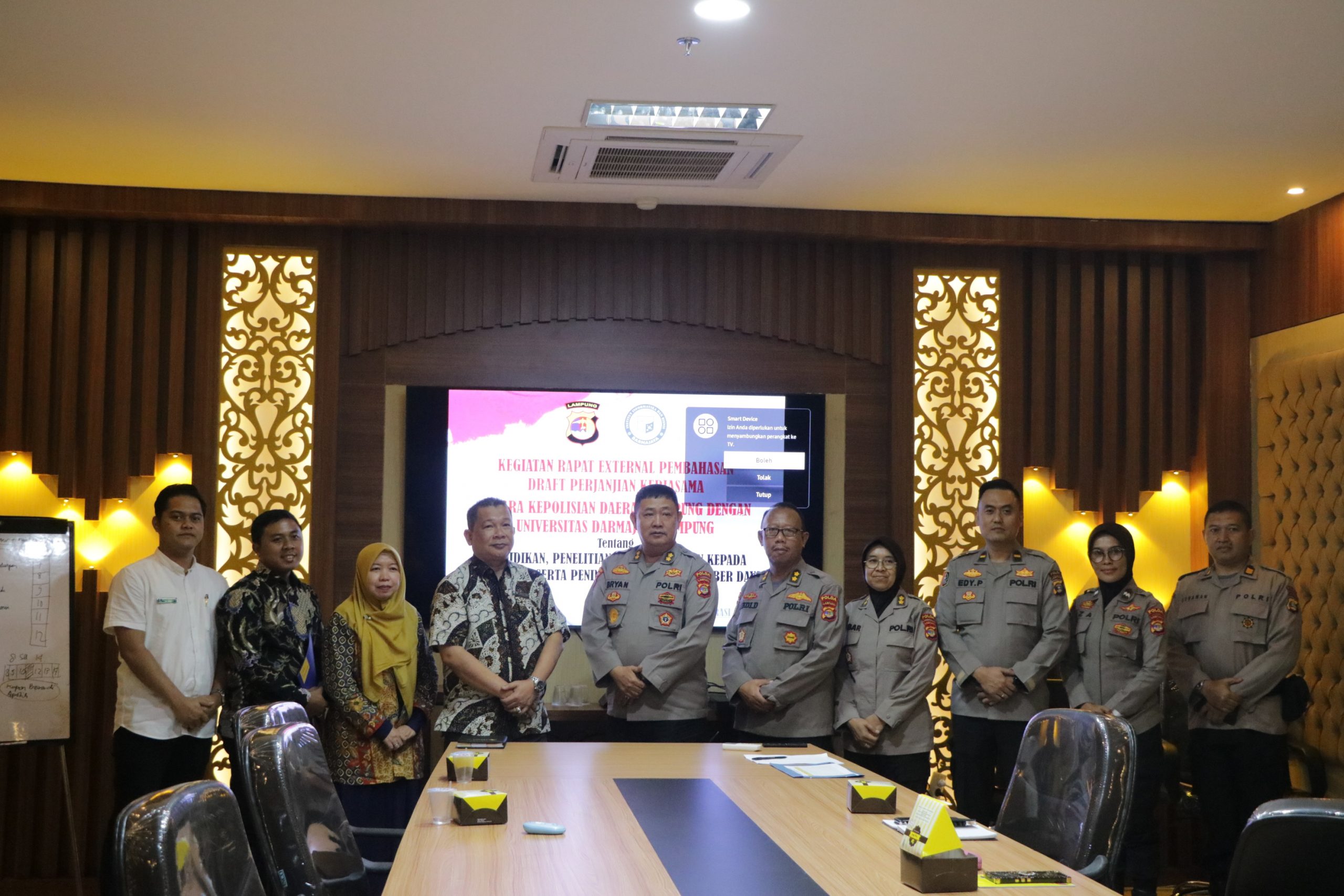 IIB Darmajaya Bahas Draft Kerjasama dengan Polda Lampung IIB Darmajaya Bahas Draft Kerjasama dengan Polda Lampung