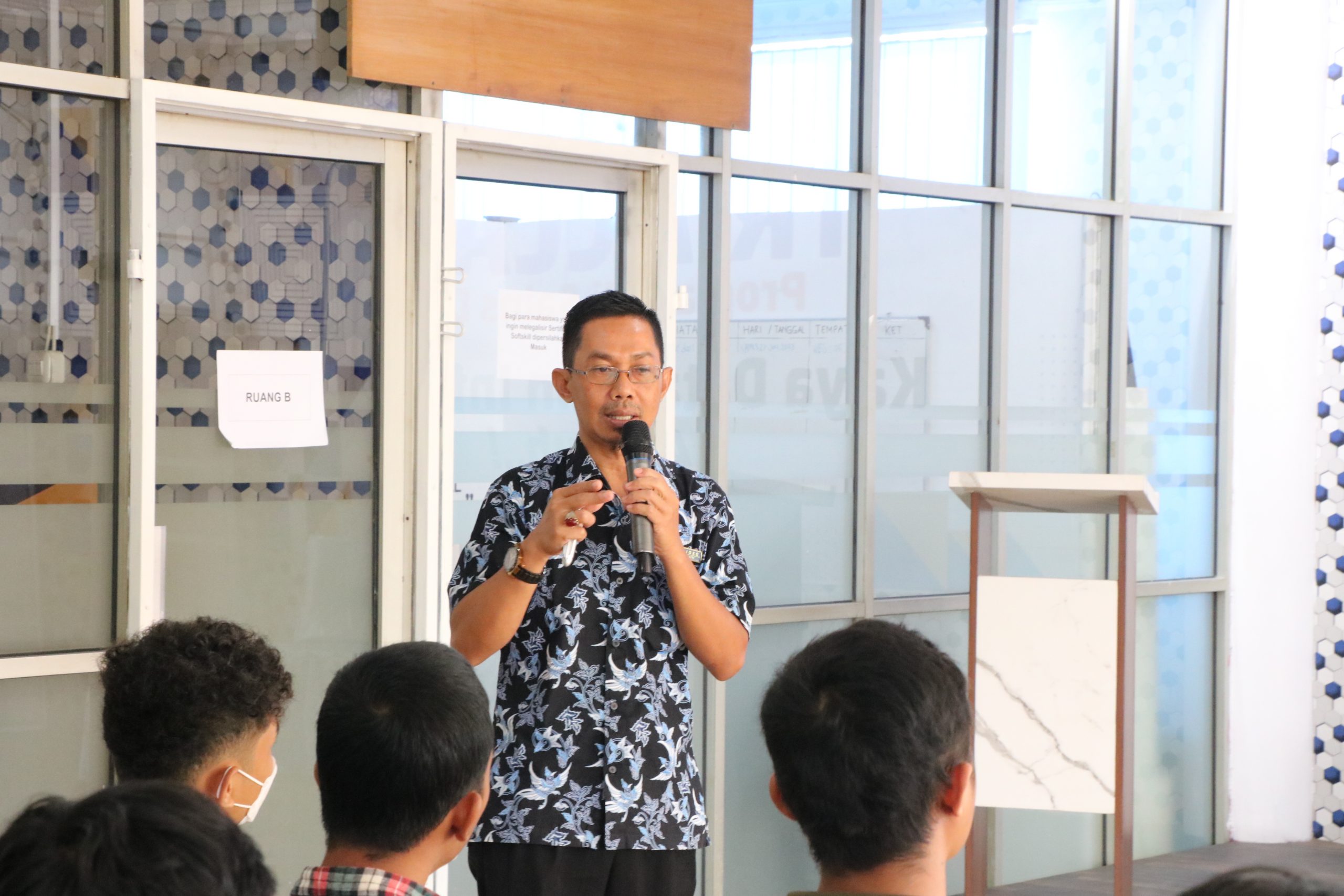 Prodi Sains Data Darmajaya Gelar Trial Class ”Kaya Data Miskin Informasi Apaan tuh..! Prodi Sains Data Darmajaya Gelar Trial Class ”Kaya Data Miskin Informasi Apaan tuh..!