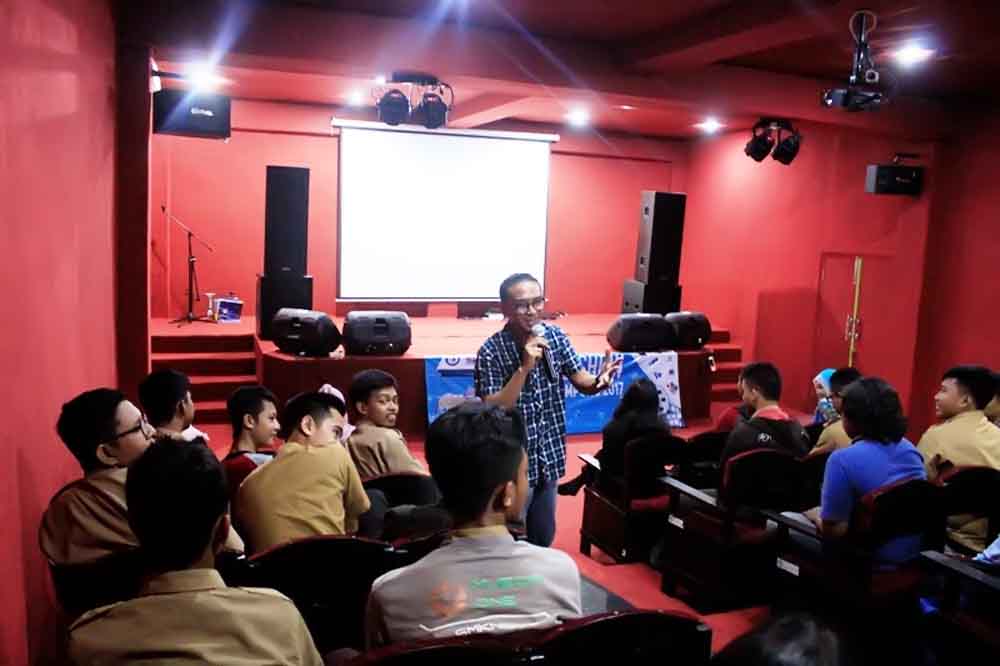 PenulisFilm, WendaKoiman Isi Roadshow FFI Lampung UKM DCFC PenulisFilm, WendaKoiman Isi Roadshow FFI Lampung UKM DCFC