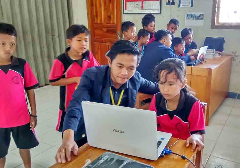 Mahasiswa PKPM Darmajaya Kenalkan IT Kepada Siswa SD Lamteng Mahasiswa PKPM Darmajaya Kenalkan IT Kepada Siswa SD Lamteng