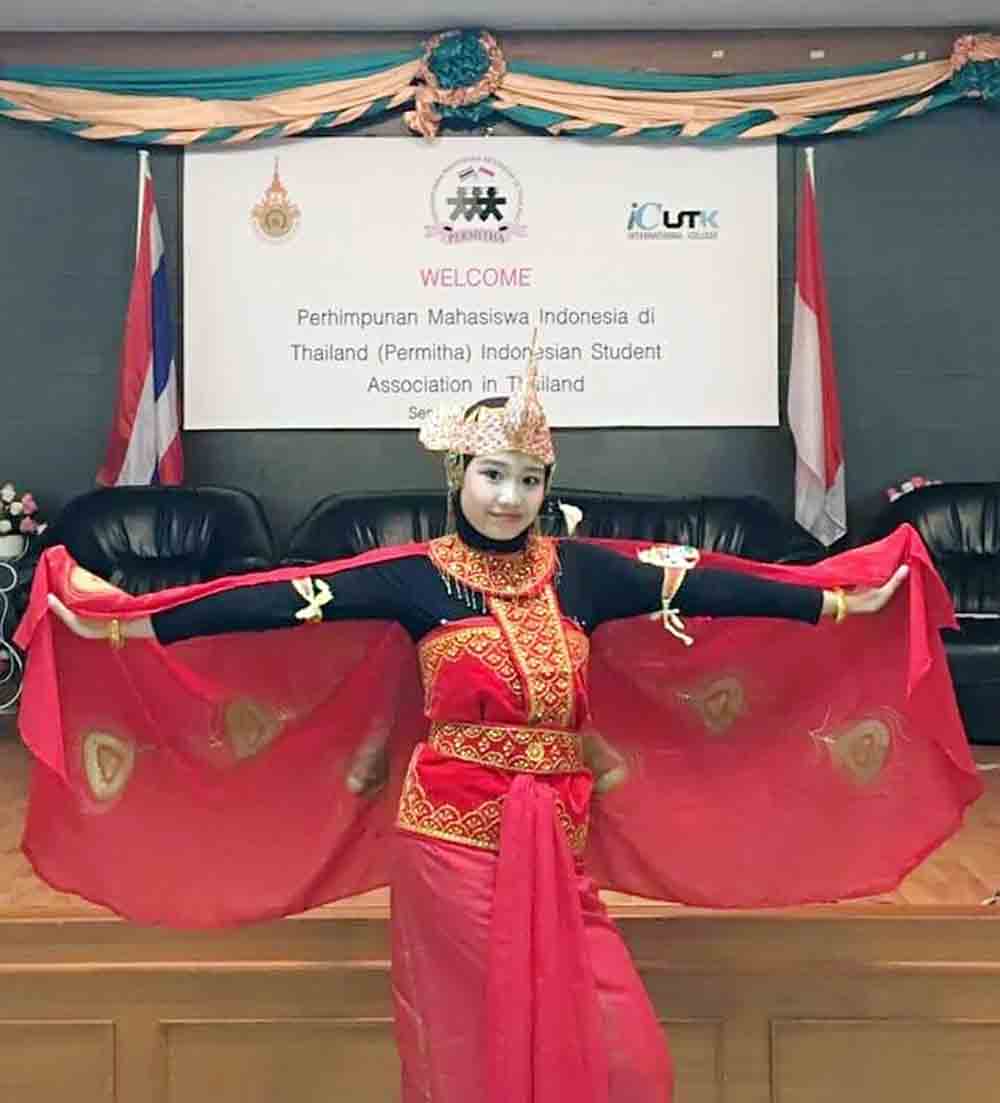 Mahasiswa Darmajaya Tampilkan Lagu dan Tarian Indonesia di Thailand Mahasiswa Darmajaya Tampilkan Lagu dan Tarian Indonesia di Thailand
