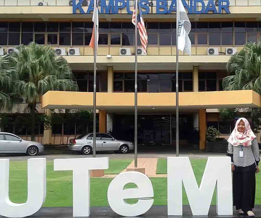 Mahasiswa Joint Research Darmajaya Ini Berprestasi di Malaysia Mahasiswa Joint Research Darmajaya Ini Berprestasi di Malaysia
