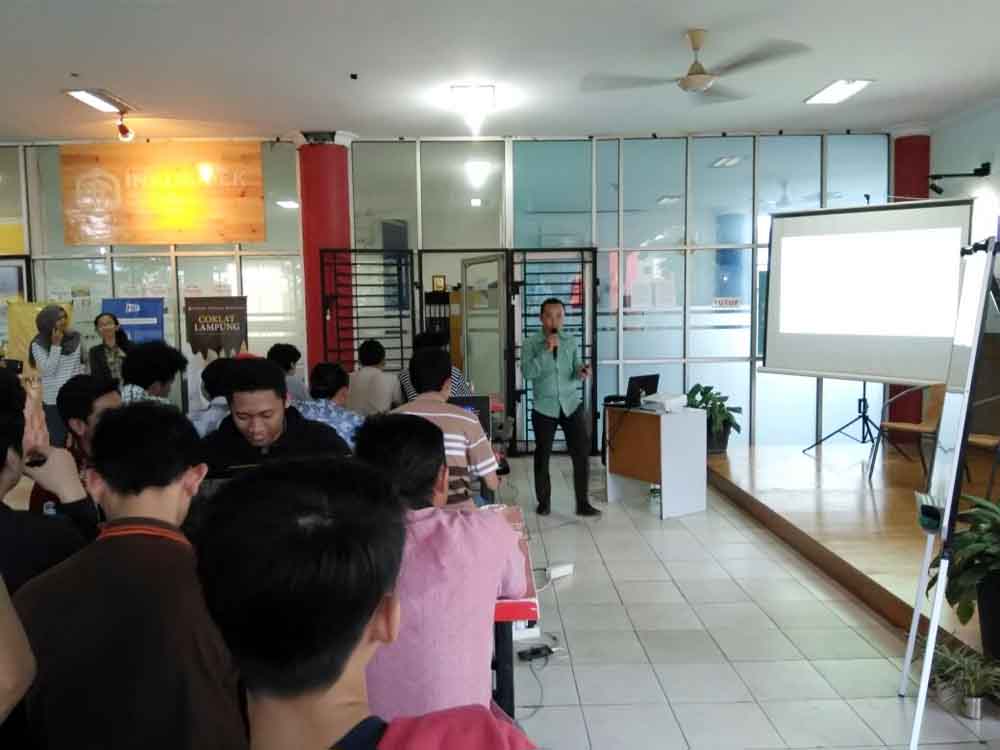 Intip Keseruan “Ngoprekin” Inkubitek Darmajaya Intip Keseruan “Ngoprekin” Inkubitek Darmajaya