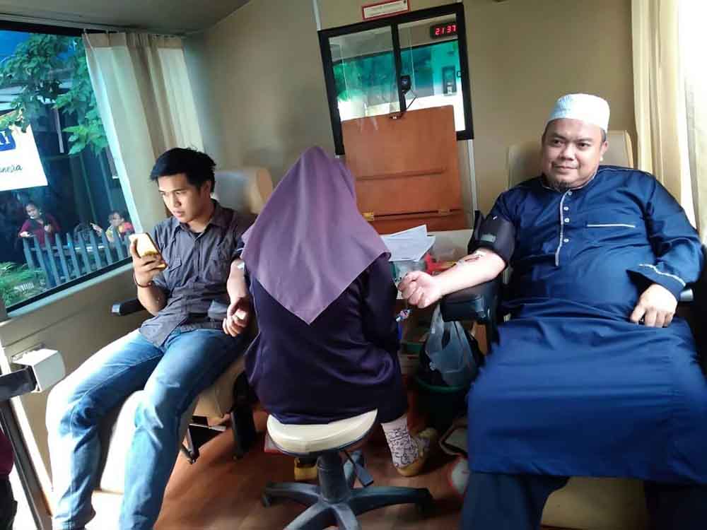 KSR Darmajaya Gelar Aksi “Blood Donation” KSR Darmajaya Gelar Aksi “Blood Donation”