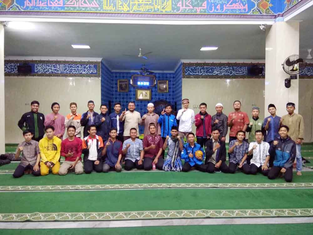 Mahasiswa Lakukan Gerakan Subuh Berjamaah di Kampus Darmajaya Mahasiswa Lakukan Gerakan Subuh Berjamaah di Kampus Darmajaya