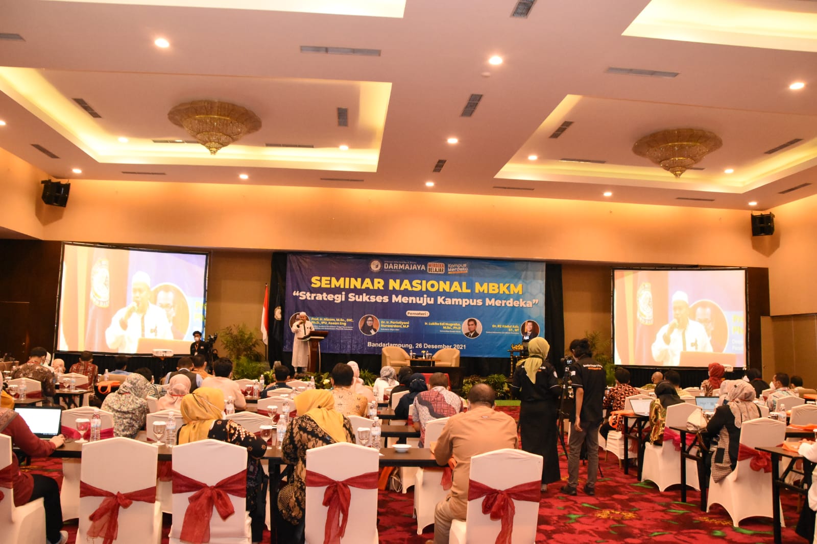 IIB Darmajaya Gelar Semnas Strategi Sukses Menuju Kampus Merdeka IIB Darmajaya Gelar Semnas Strategi Sukses Menuju Kampus Merdeka
