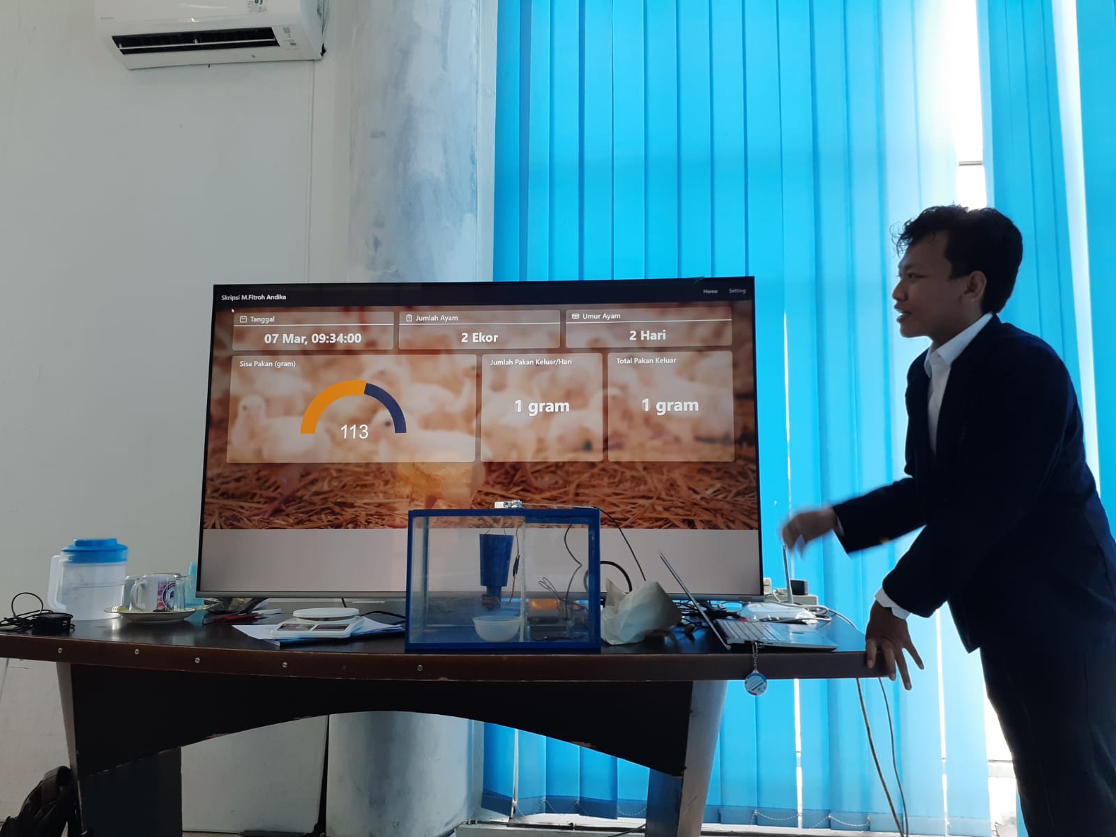 The Best, Mahasiswa ini Ciptakan Alat Monitoring Kapasitas Penampung Pakan Ayam Broiler Berbasis IoT The Best, Mahasiswa ini Ciptakan Alat Monitoring Kapasitas Penampung Pakan Ayam Broiler Berbasis IoT