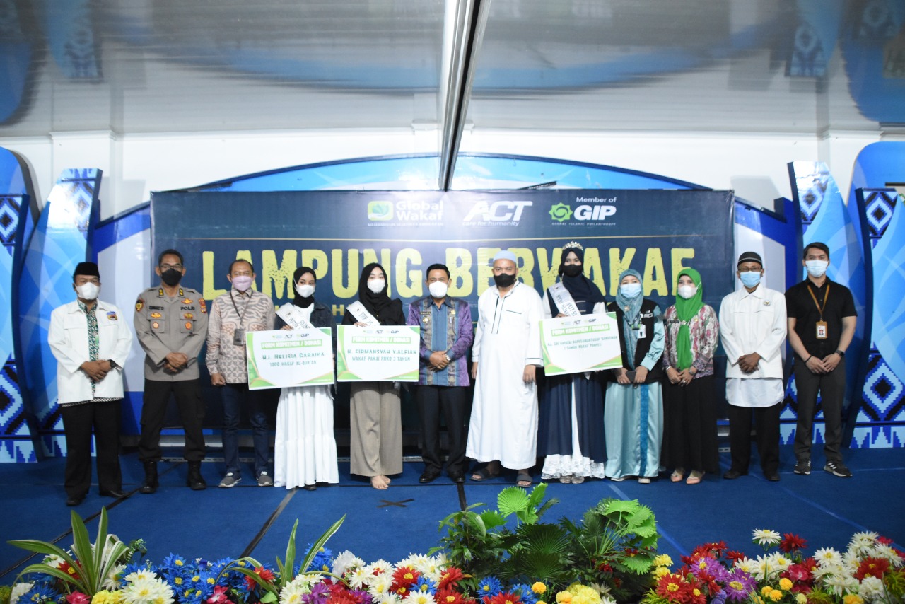 Komitmen Jadi Pewakif, Rektor IIB Darmajaya Terima Apresiasi dari Global Wakaf ACT Komitmen Jadi Pewakif, Rektor IIB Darmajaya Terima Apresiasi dari Global Wakaf ACT