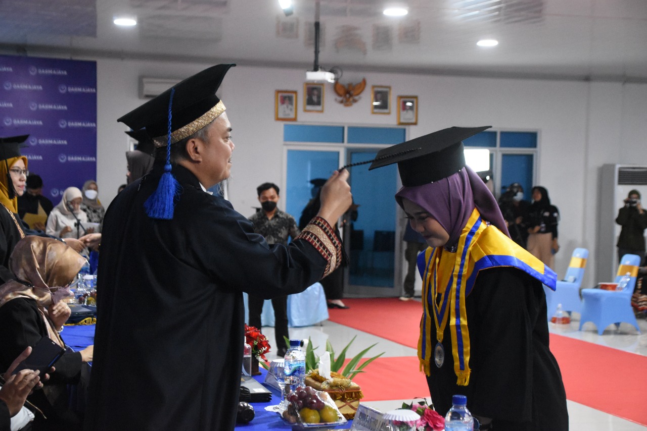 Wisuda Ke-33, IIB Darmajaya Komitmen Tingkatkan Kualitas Lulusan Wisuda Ke-33, IIB Darmajaya Komitmen Tingkatkan Kualitas Lulusan