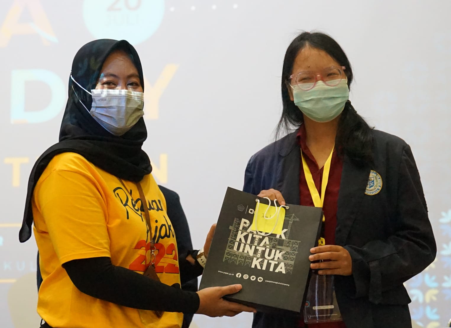 Mahasiswi Prodi Akuntansi IIB Darmajaya Juara Bela Tax Day Competition 2022 DJP Bengkulu-Lampung Mahasiswi Prodi Akuntansi IIB Darmajaya Juara Bela Tax Day Competition 2022 DJP Bengkulu-Lampung