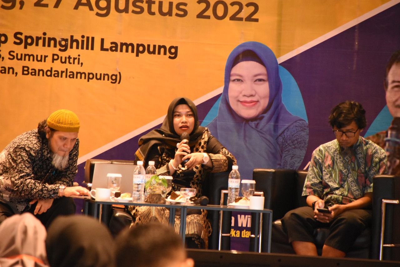 Semnas IIB Darmajaya, Dr Edi: Pengabdian kepada Masyarakat Harus Dirasakan Manfaatnya Semnas IIB Darmajaya, Dr Edi: Pengabdian kepada Masyarakat Harus Dirasakan Manfaatnya