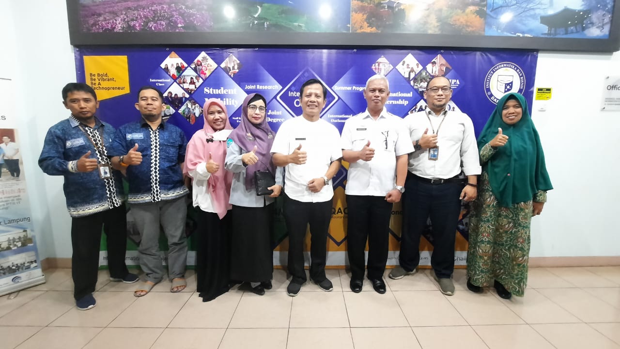 Program Revolusi Industri 4.0, SMKN 6 Bandarlampung Kunjungi IIB Darmajaya Program Revolusi Industri 4.0, SMKN 6 Bandarlampung Kunjungi IIB Darmajaya