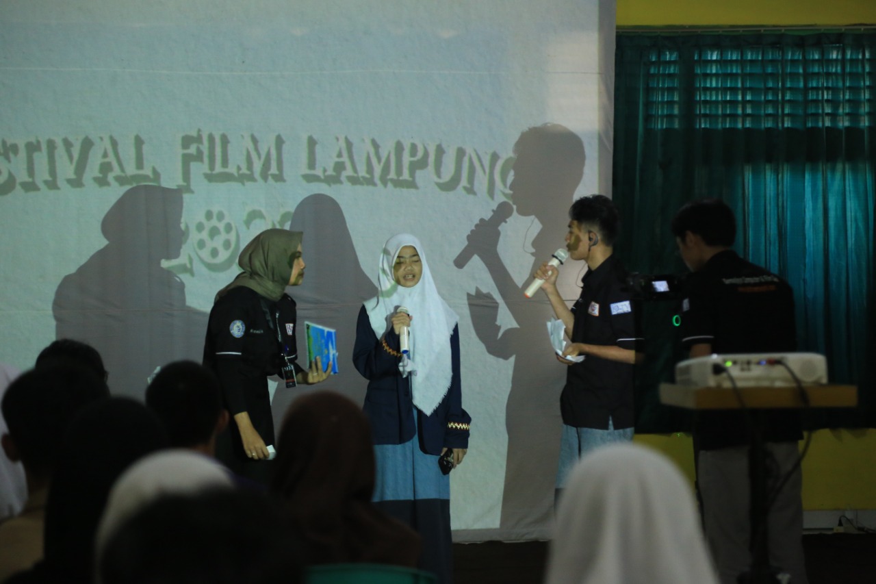 UKM DCFC IIB Darmajaya Roadshow FFL 2023, Kunjungi Dua Sekolah Ini UKM DCFC IIB Darmajaya Roadshow FFL 2023, Kunjungi Dua Sekolah Ini