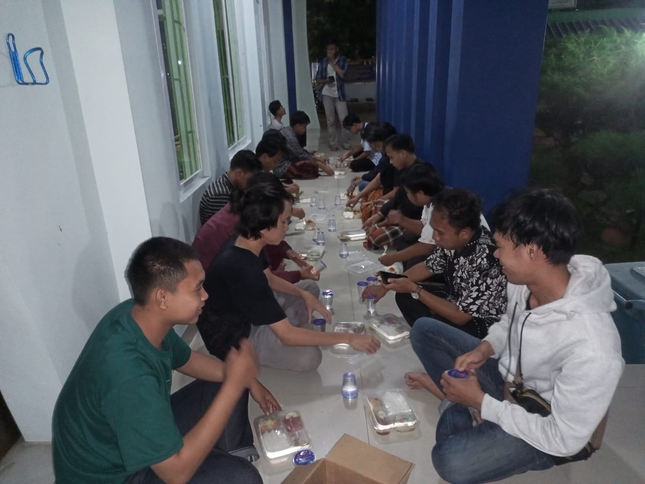 “Ramadhan Berbagi” Masjid Baitul Ilmi IIB Darmajaya Sediakan Takjil dan Makanan Berbuka Bagi Jemaah “Ramadhan Berbagi” Masjid Baitul Ilmi IIB Darmajaya Sediakan Takjil dan Makanan Berbuka Bagi Jemaah