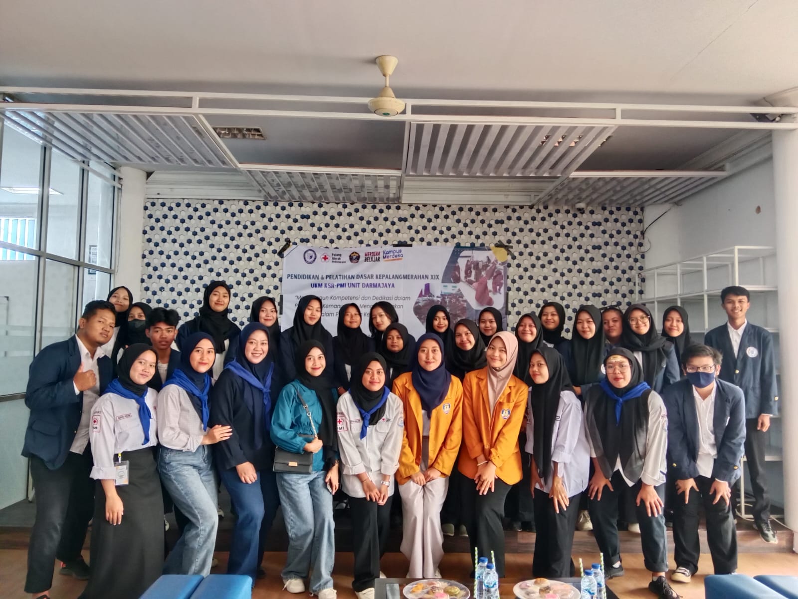 UKM KSR PMI IIB Darmajaya Gelar Diklat untuk Anggota Baru UKM KSR PMI IIB Darmajaya Gelar Diklat untuk Anggota Baru