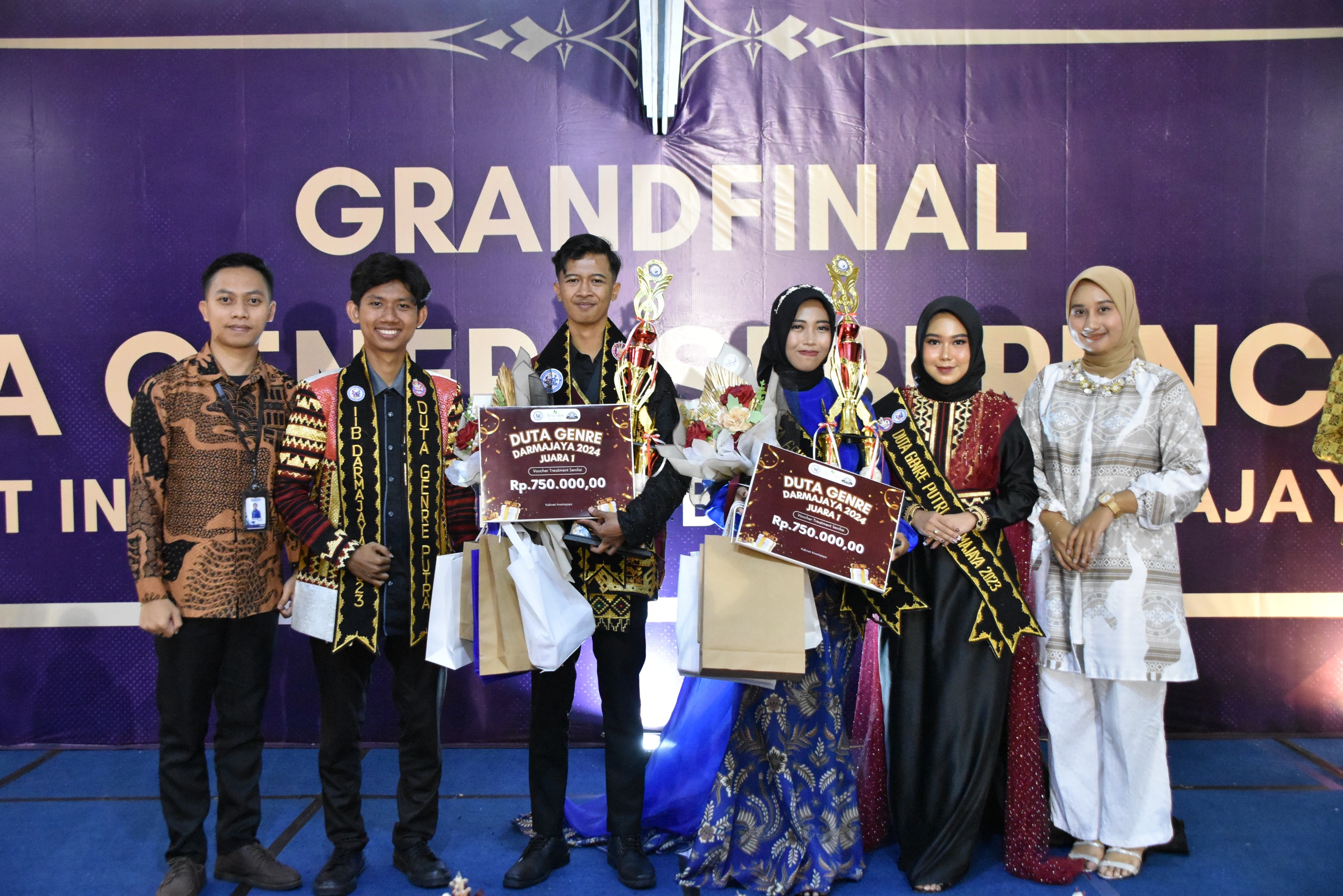 Mahasiswa Prodi DKV dan Mahasiswi Prodi Akuntansi, Duta GenRe Darmajaya 2024 Mahasiswa Prodi DKV dan Mahasiswi Prodi Akuntansi, Duta GenRe Darmajaya 2024