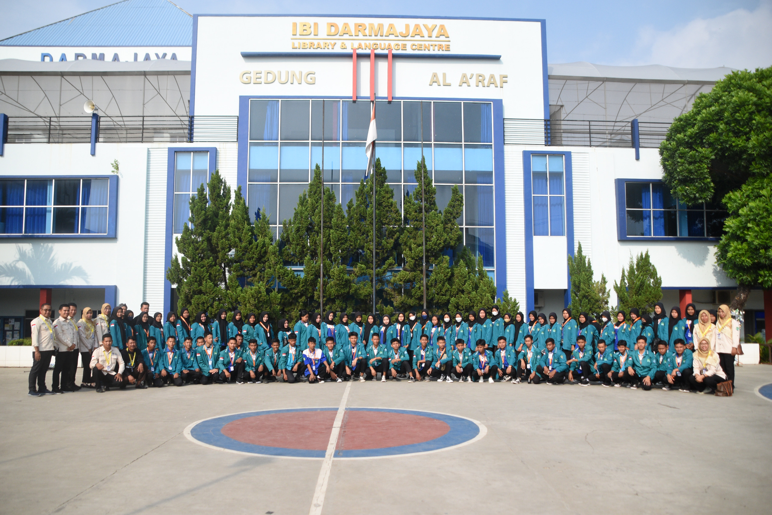 Mengenal Pendidikan Tinggi, SMKN 1 Tanjung Raya Mesuji ke IIB Darmajaya Mengenal Pendidikan Tinggi, SMKN 1 Tanjung Raya Mesuji ke IIB Darmajaya