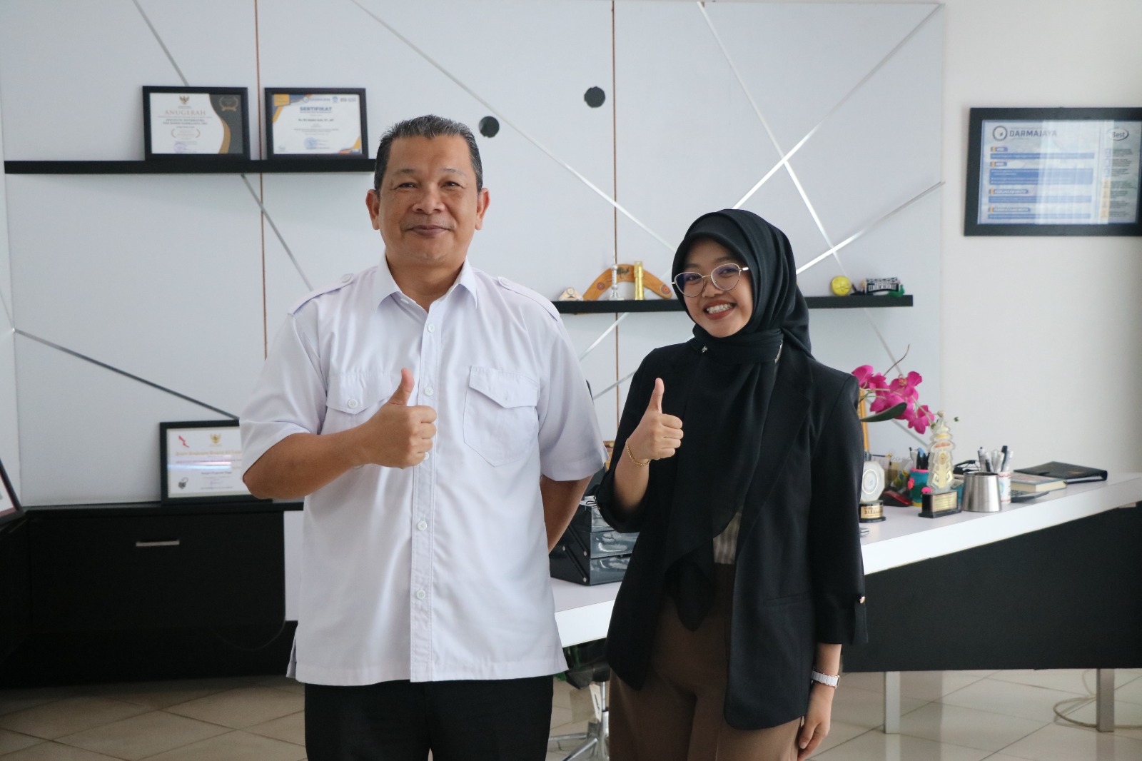 Mahasiswi Darmajaya Jadi Anggota DPRD Termuda! Ini Pesan Penting dari Rektor Mahasiswi Darmajaya Jadi Anggota DPRD Termuda! Ini Pesan Penting dari Rektor