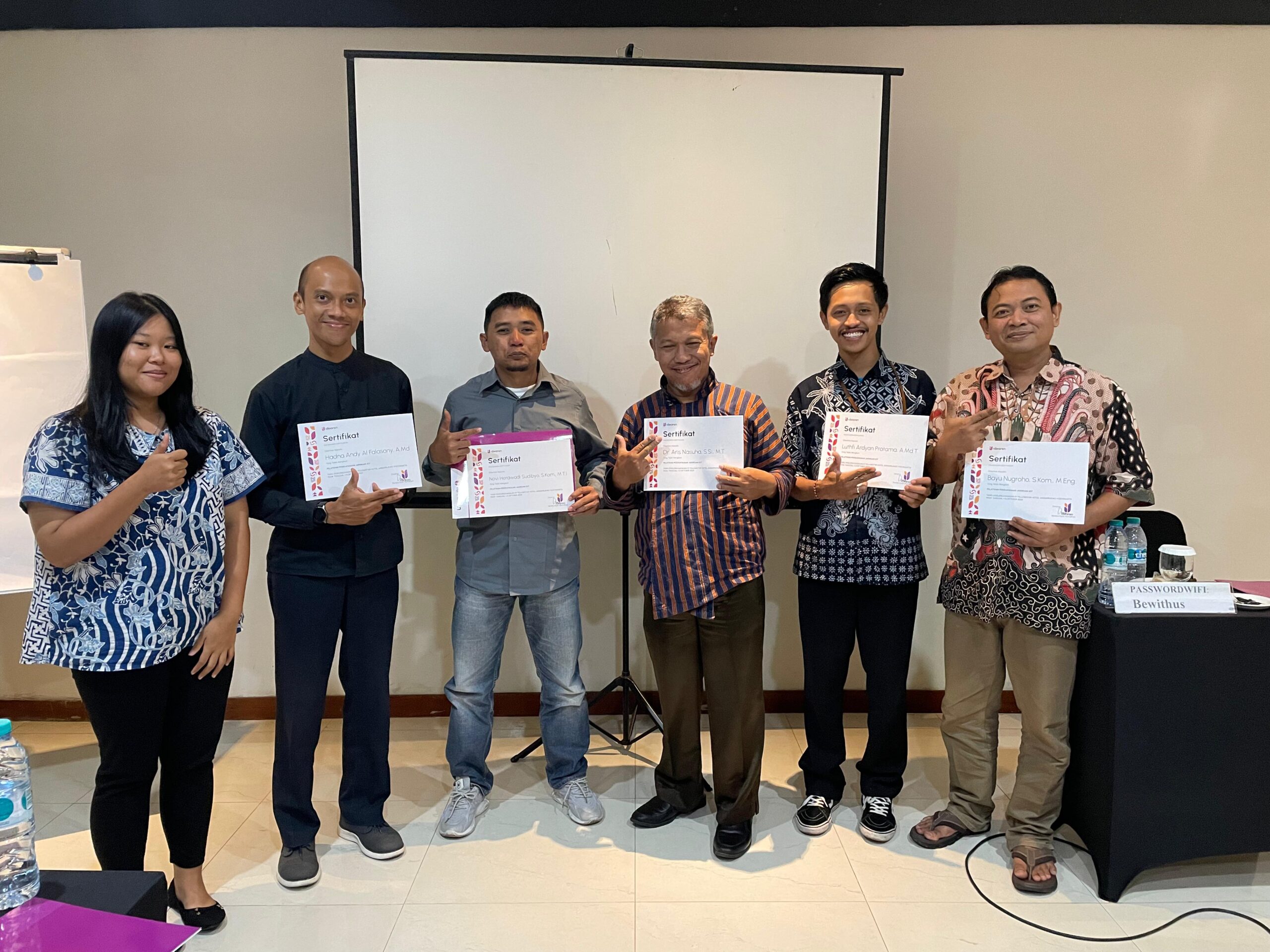 Tingkatkan Kompetensi! Dua Dosen IIB Darmajaya Ikuti Pelatihan dan Sertifikasi Perekayasaan Jaringan IoT Tingkatkan Kompetensi! Dua Dosen IIB Darmajaya Ikuti Pelatihan dan Sertifikasi Perekayasaan Jaringan IoT