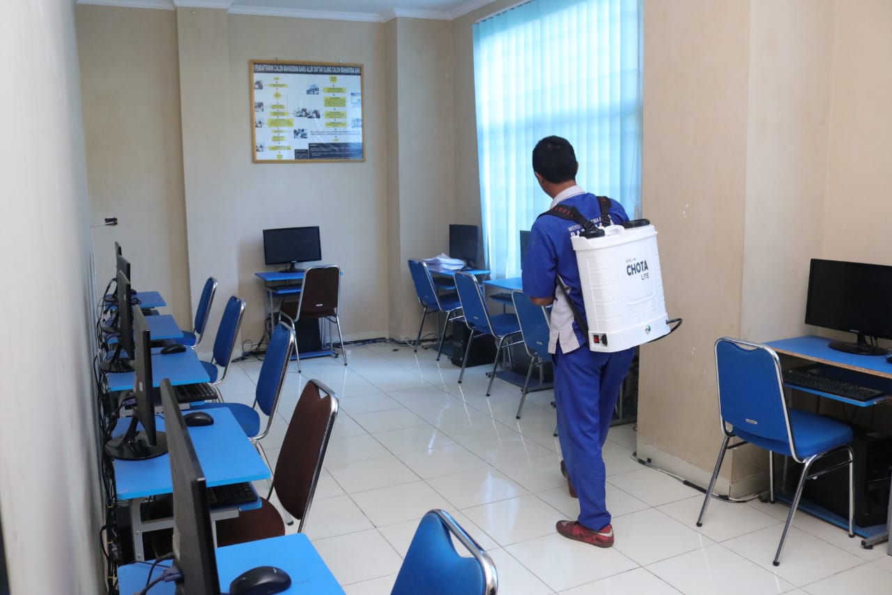 Pencegahan Covid-19, IIB Darmajaya Keluarkan Edaran Hingga Penyemprotan Desinfektan Pencegahan Covid-19, IIB Darmajaya Keluarkan Edaran Hingga Penyemprotan Desinfektan