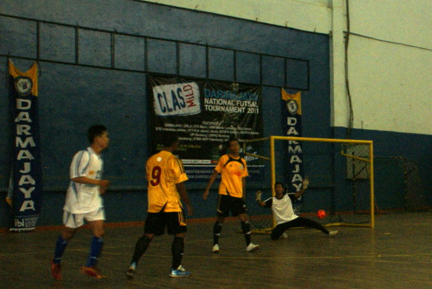 UKM FUTSAL IBI DARMAJAYA KEMBALI GELAR DARMAJAYA NATIONAL FUTSAL TOURNAMENT 2011 UKM FUTSAL IBI DARMAJAYA KEMBALI GELAR DARMAJAYA NATIONAL FUTSAL TOURNAMENT 2011