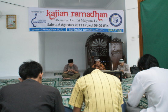 Sambut Ramadhan IBI Darmajaya Tingkatkan Keimanan Lewat Pengajian Rutin Sambut Ramadhan IBI Darmajaya Tingkatkan Keimanan Lewat Pengajian Rutin