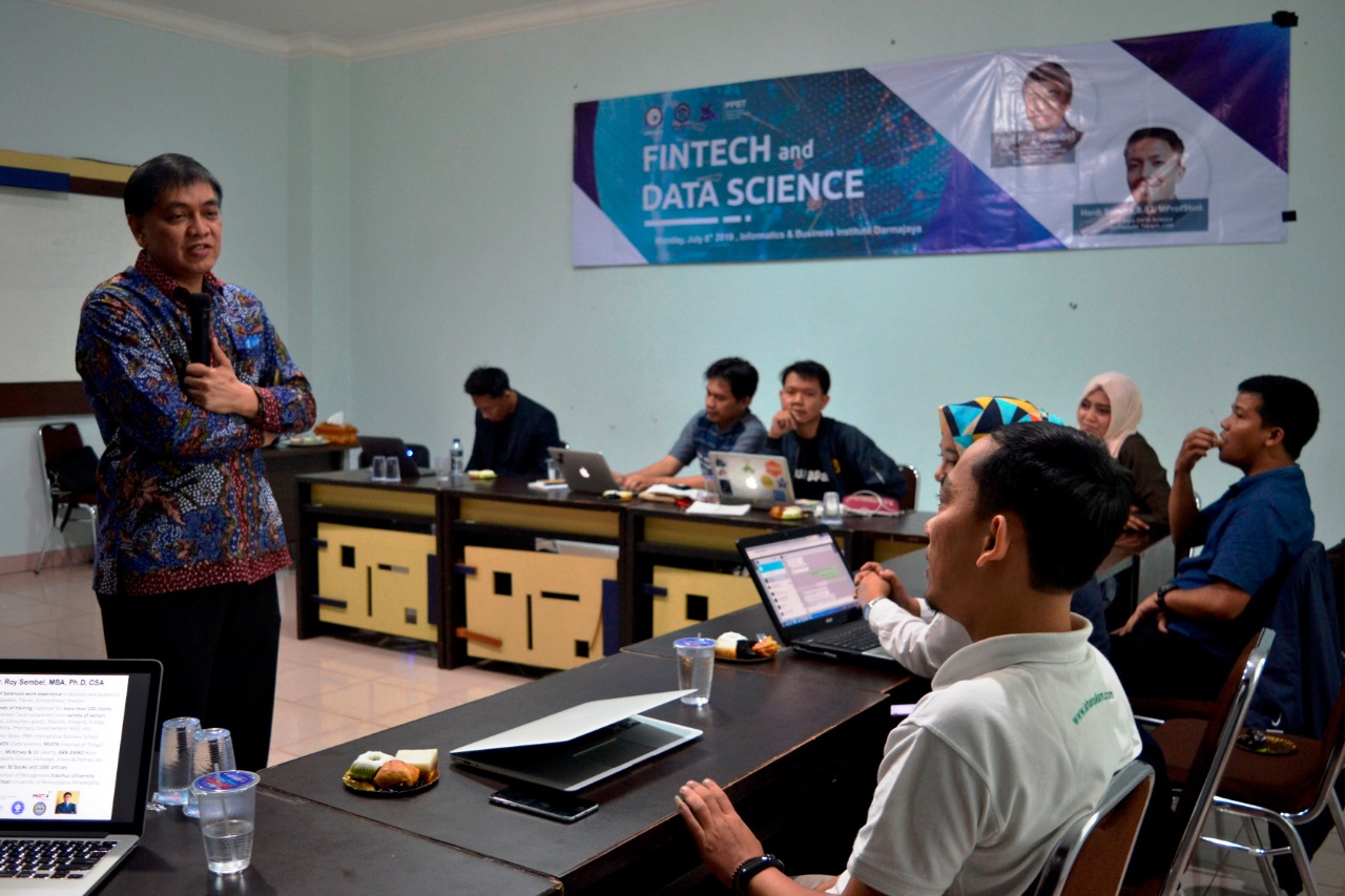 Workshop Inkubitek Darmajaya, Prof Roy Sembel Paparkan Fintech and Data Science Workshop Inkubitek Darmajaya, Prof Roy Sembel Paparkan Fintech and Data Science
