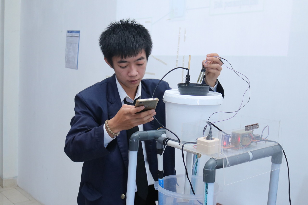 Mahasiswa Darmajaya Ciptakan Rancang Bangun Sistem Kontrol Irigasi Tetes Berbasis IoT Mahasiswa Darmajaya Ciptakan Rancang Bangun Sistem Kontrol Irigasi Tetes Berbasis IoT