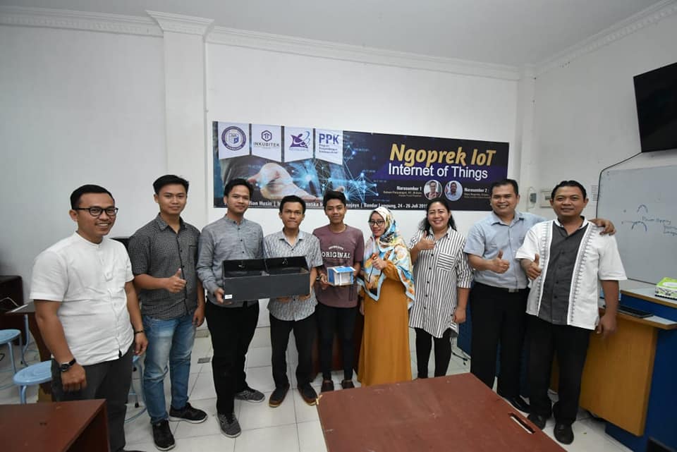 Mahasiswa Darmajaya Belajar Ngoprek Game, IoT dan Mobile Aplikasi Mahasiswa Darmajaya Belajar Ngoprek Game, IoT dan Mobile Aplikasi