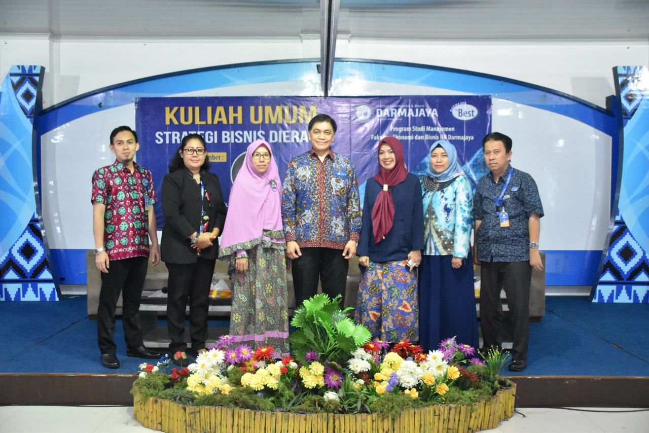 Prof. Roy Sembel Isi Kuliah Umum Strategi Bisnis di Era 5G di Darmajaya Prof. Roy Sembel Isi Kuliah Umum Strategi Bisnis di Era 5G di Darmajaya