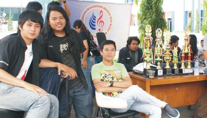 UKMBS Musik Darmajaya Ciptakan Mahasiswa Pandai Bermusik dan Jalin Sponshorhip UKMBS Musik Darmajaya Ciptakan Mahasiswa Pandai Bermusik dan Jalin Sponshorhip
